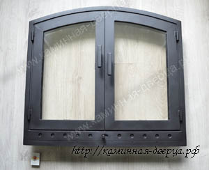 Двустворчатая каминная дверь с термостойкой стеклокерамикой Robax 42