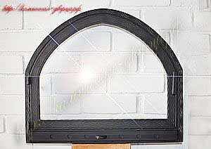 №6-да. Дверца для камина с термостойкой стеклокерамикой, арка, узор "волна", регулируемое поддувало, наличник