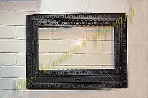 №27-д. Стальная дверца со стеклом для камина, фасад "волна", наличник "волна", регулируемое поддувало "строгое", широкий наличник 40мм